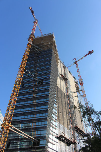 Potain MD 365 and MD 208 construct Italy’s first zero-energy skyscraper, the GIOIA 22 “Shard of Glass”
